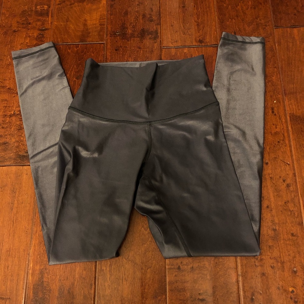 DYI High Shine Grey Leggings Size Medium